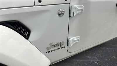 2022 Jeep Gladiator Overland