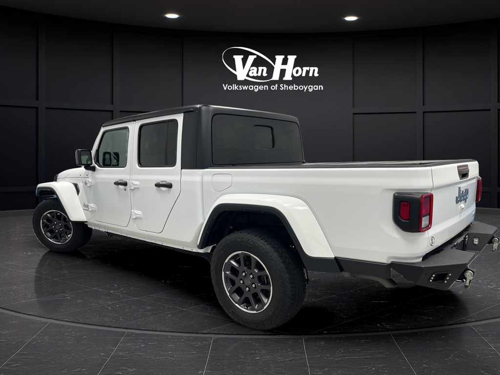 2022 Jeep Gladiator Overland