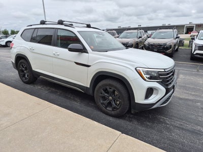 2024 Volkswagen Atlas 2.0T Peak Edition SEL