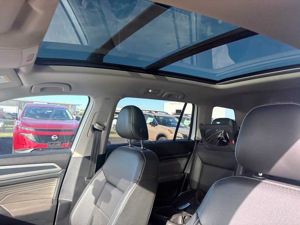 2021 Volkswagen Atlas 3.6L V6 SE w/Technology R-Line