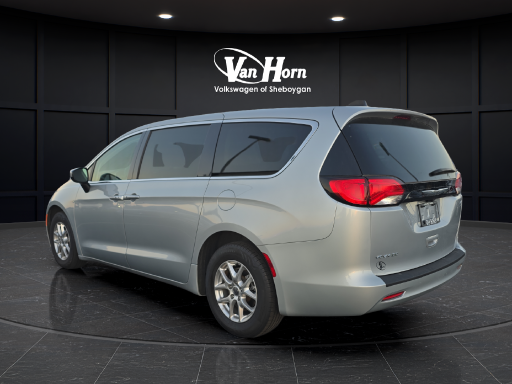 2023 Chrysler Voyager LX