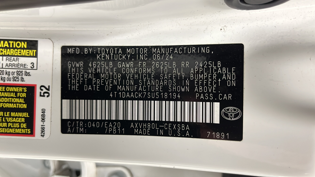 2025 Toyota Camry SE