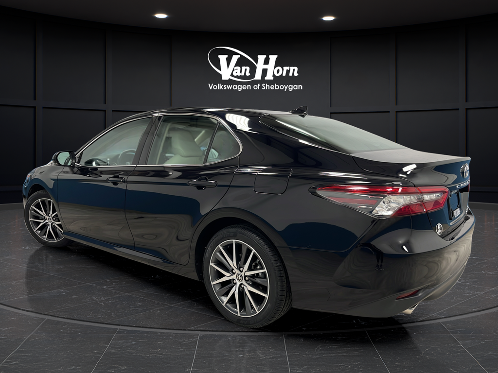 2023 Toyota Camry Hybrid XLE