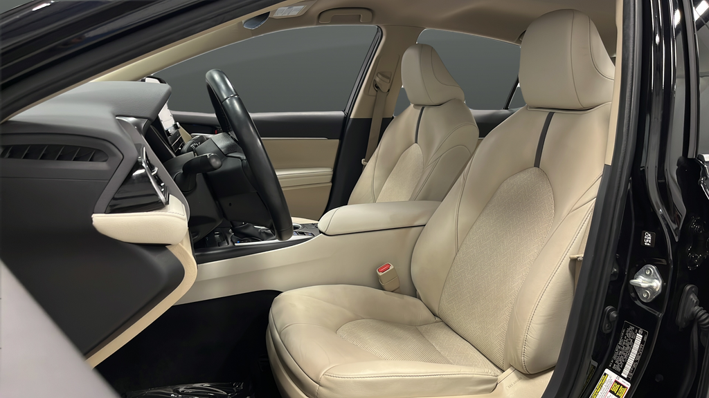 2023 Toyota Camry Hybrid XLE