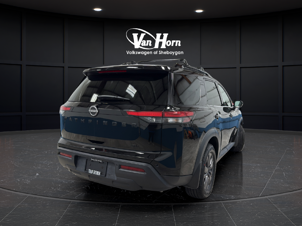 2022 Nissan Pathfinder SV