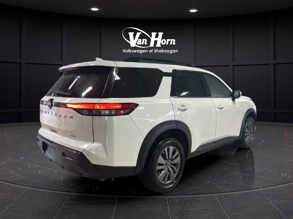 2025 Nissan Pathfinder SV