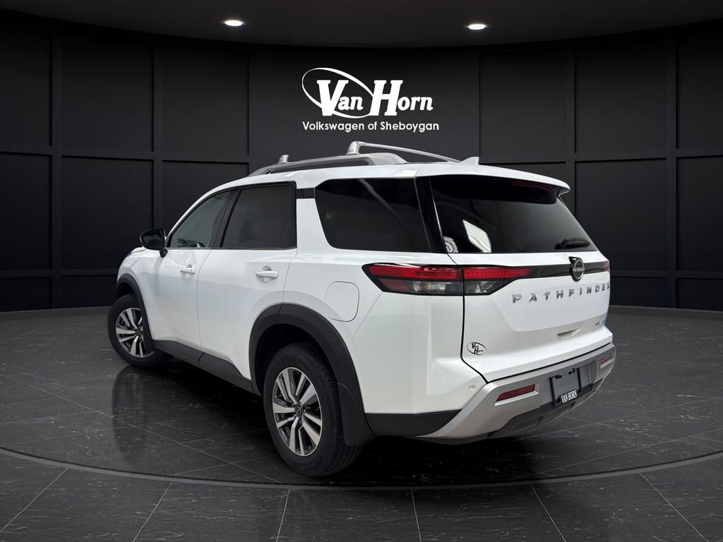 2025 Nissan Pathfinder SL