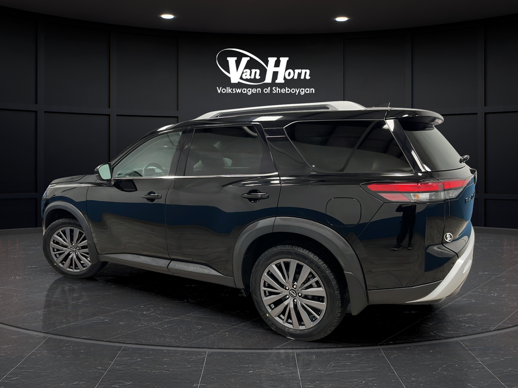 2024 Nissan Pathfinder SL