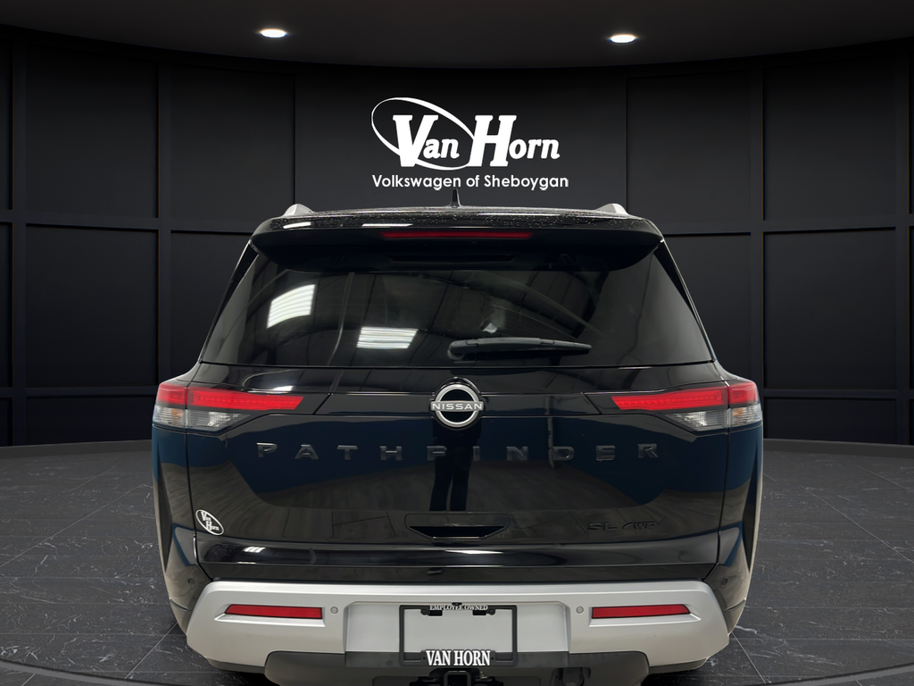 2024 Nissan Pathfinder SL