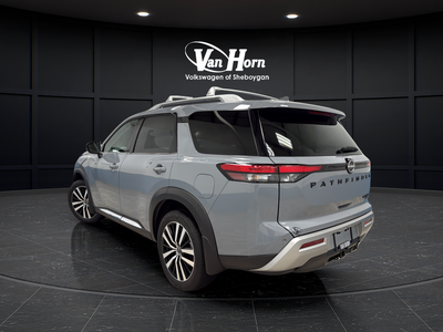 2025 Nissan Pathfinder Platinum