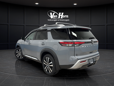 2024 Nissan Pathfinder Platinum