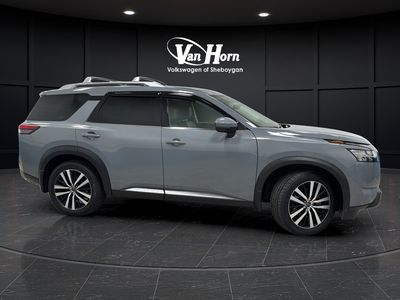 2024 Nissan Pathfinder Platinum