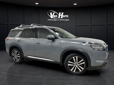 2025 Nissan Pathfinder Platinum