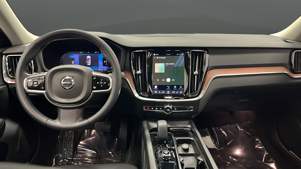 2024 Volvo S60 B5 Plus Dark Theme