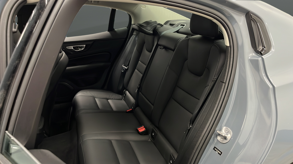 2024 Volvo S60 B5 Plus Dark Theme