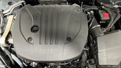 2024 Volvo S60 B5 Plus Dark Theme