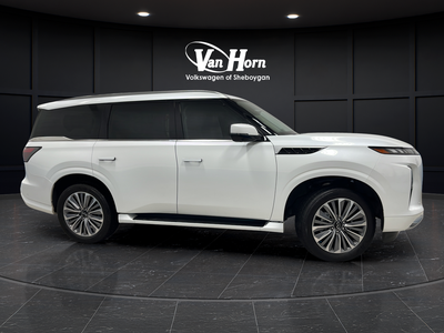 2025 INFINITI QX80 LUXE