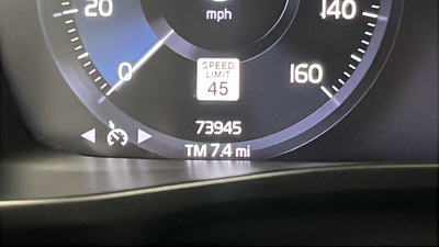 2022 Volvo XC40 Momentum