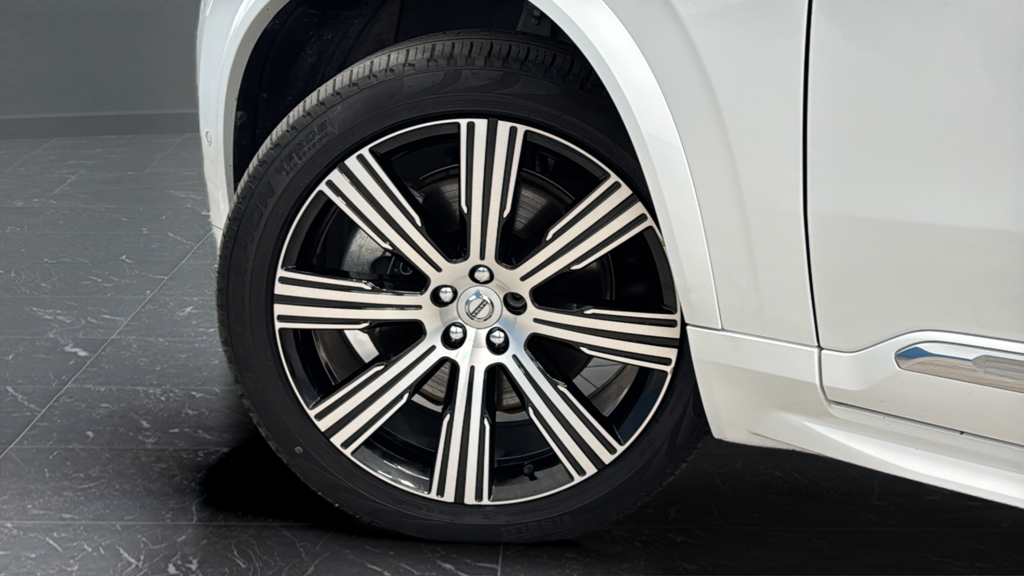 2024 Volvo XC90 Recharge Plug-In Hybrid Ultimate
