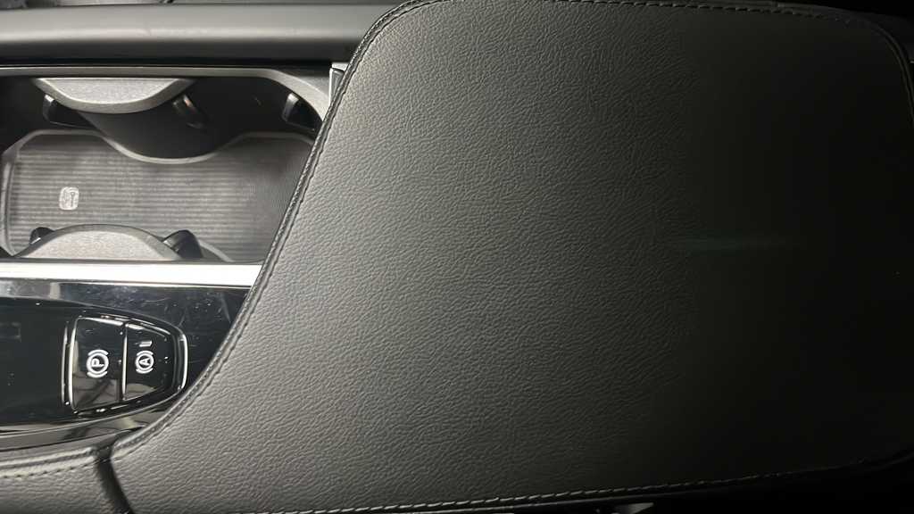 2023 Volvo XC90 B5 Core