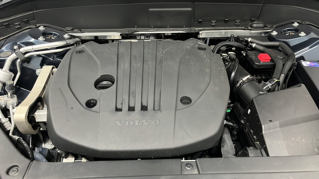 2023 Volvo XC90 B5 Core