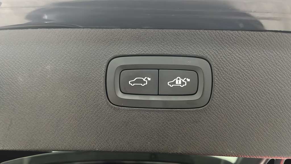 2023 Volvo XC90 B5 Core