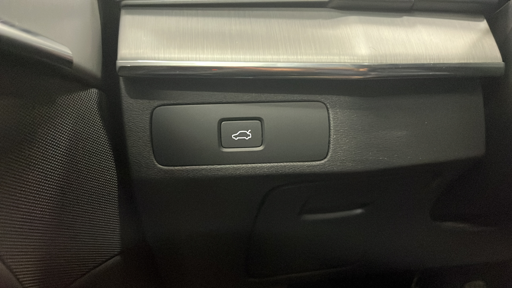 2023 Volvo XC90 B5 Core
