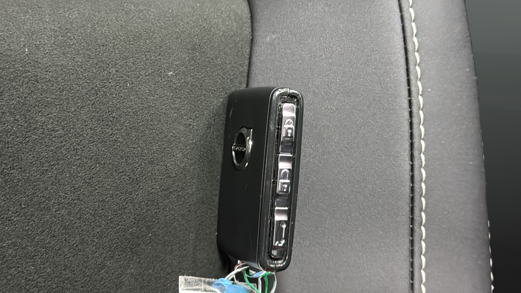 2023 Volvo XC40 B5 Plus Dark Theme