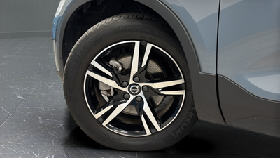 2023 Volvo XC40 B5 Plus Dark Theme