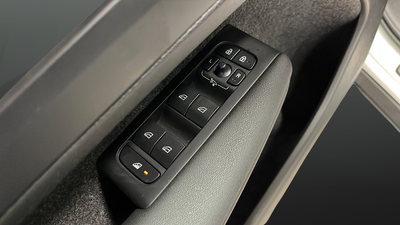 2023 Volvo XC40 B5 Plus Bright Theme