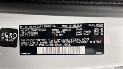 2023 Volvo XC40 B5 Plus Bright Theme