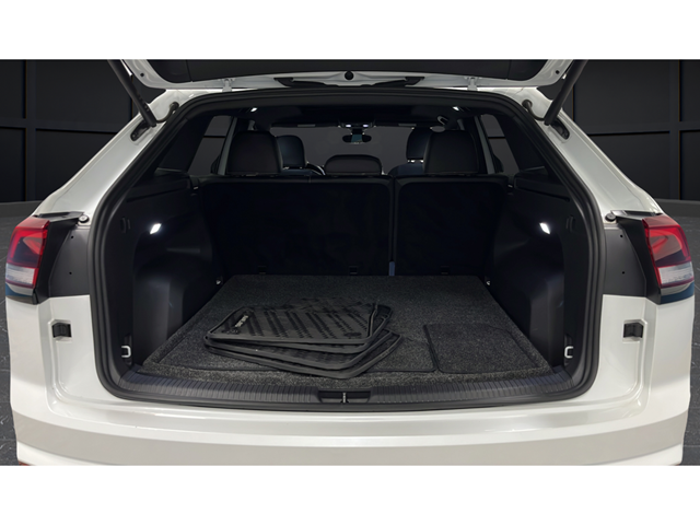 2025 Volkswagen Atlas Cross Sport 2.0T SEL R-Line Black