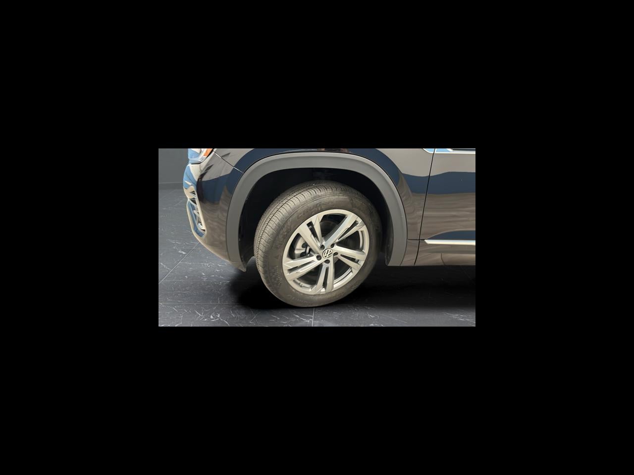 2024 Volkswagen Atlas Cross Sport 2.0T SEL R-Line