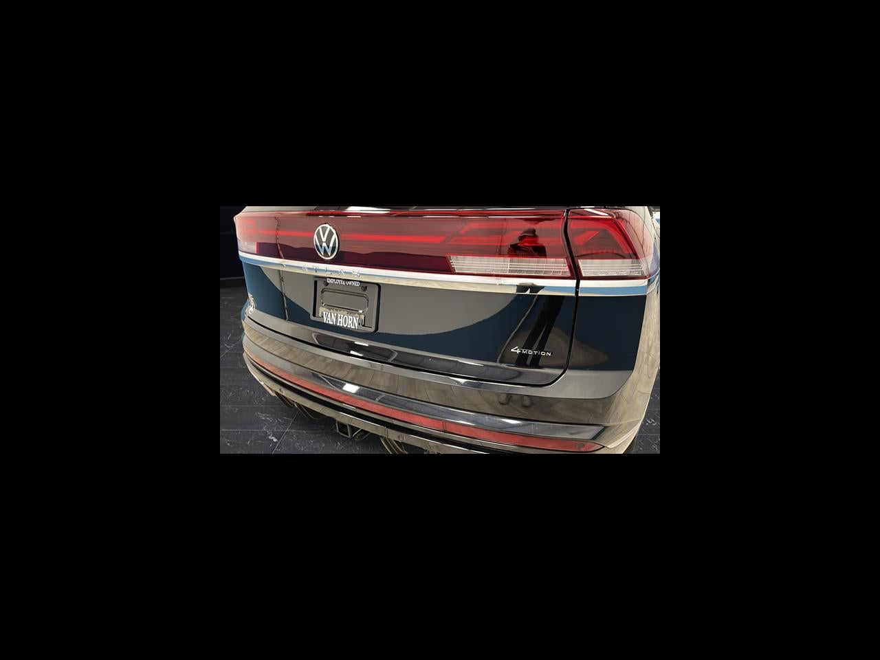 2024 Volkswagen Atlas Cross Sport 2.0T SEL R-Line