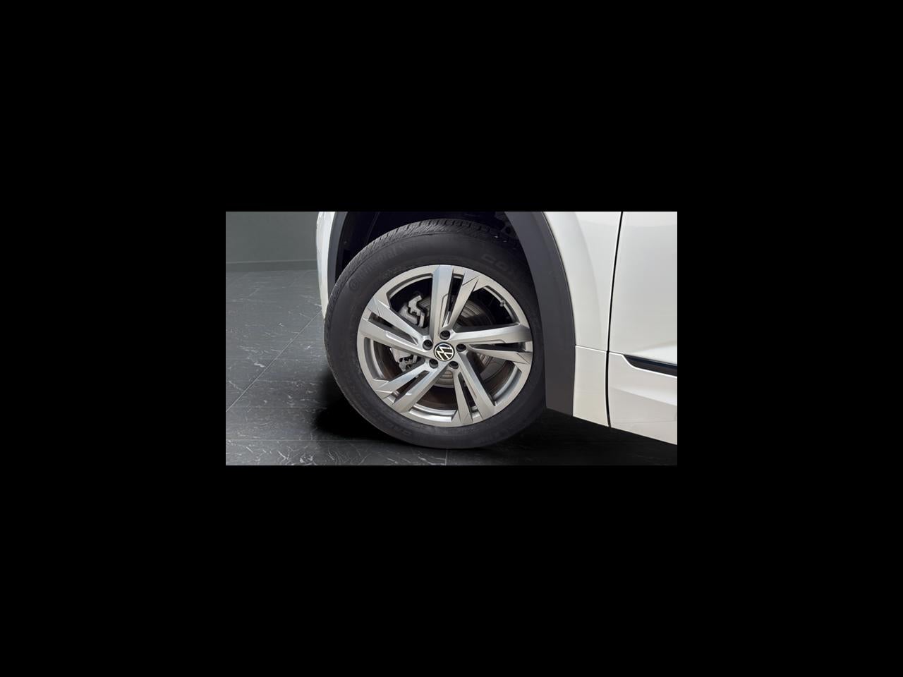 2025 Volkswagen Atlas Cross Sport 2.0T SEL R-Line Black