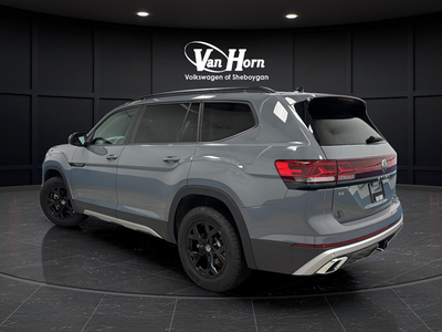 2025 Volkswagen Atlas 2.0T Peak Edition