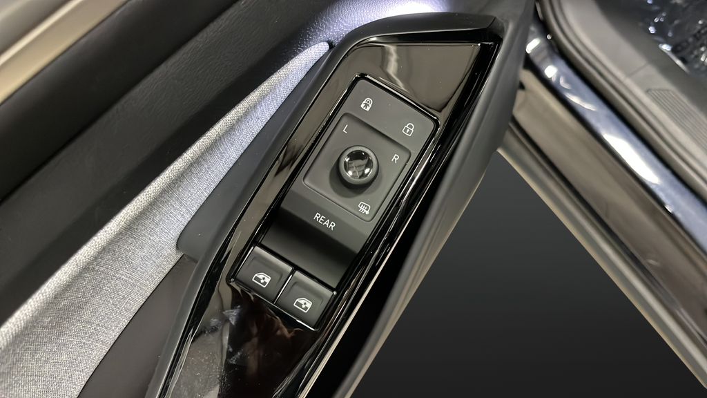 2024 Volkswagen ID.4 Pro