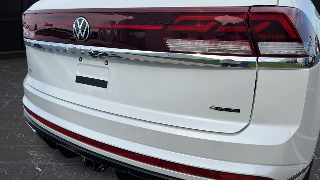 2026 Volkswagen Atlas Cross Sport SEL Premium R-Line