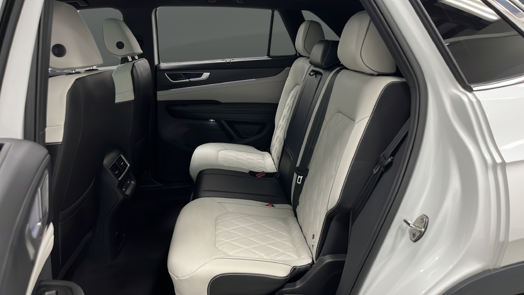 2024 Volkswagen Atlas Cross Sport 2.0T SEL Premium R-Line