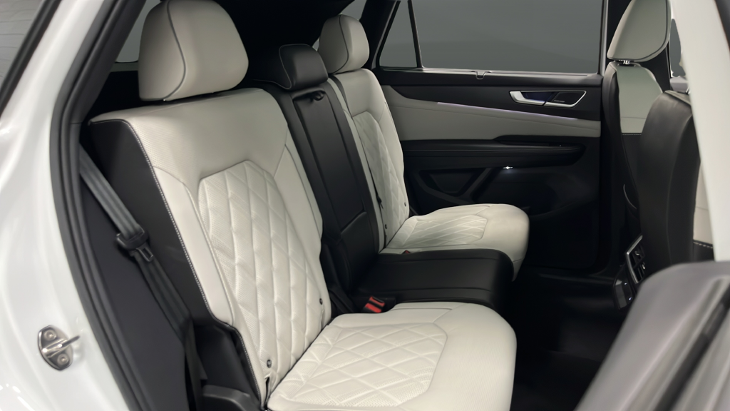 2024 Volkswagen Atlas Cross Sport 2.0T SEL Premium R-Line