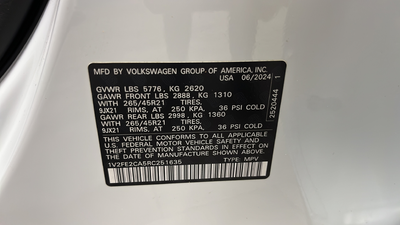 2024 Volkswagen Atlas Cross Sport 2.0T SEL Premium R-Line