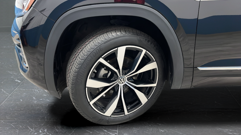 2025 Volkswagen Atlas Cross Sport 2.0T SEL Premium R-Line