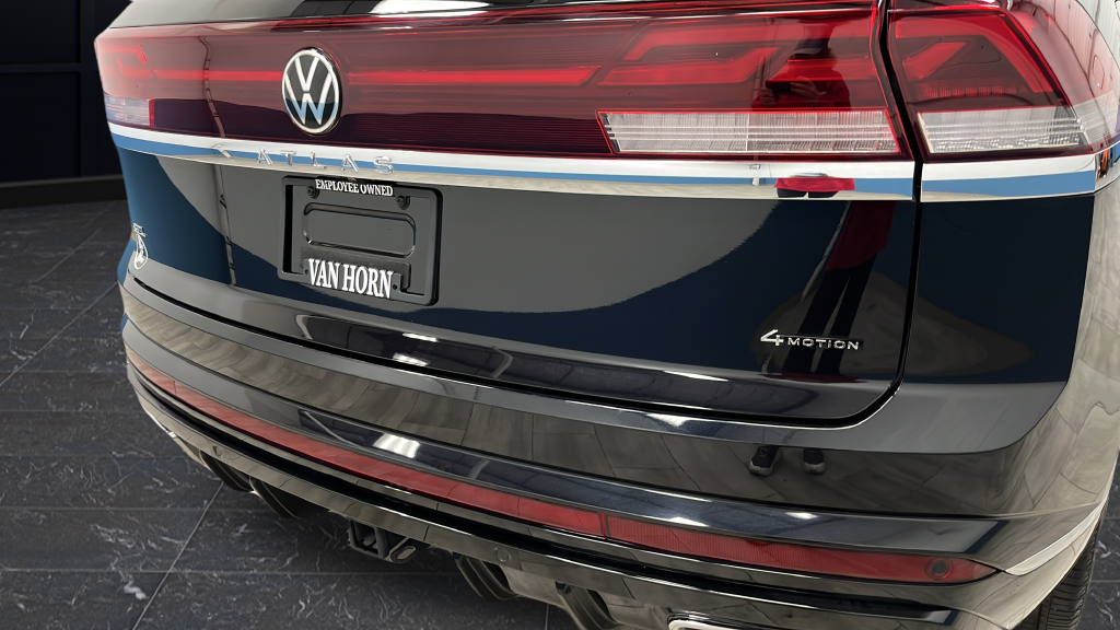 2025 Volkswagen Atlas Cross Sport 2.0T SEL Premium R-Line