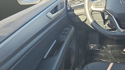 2026 Volkswagen Atlas Cross Sport SE w/Technology