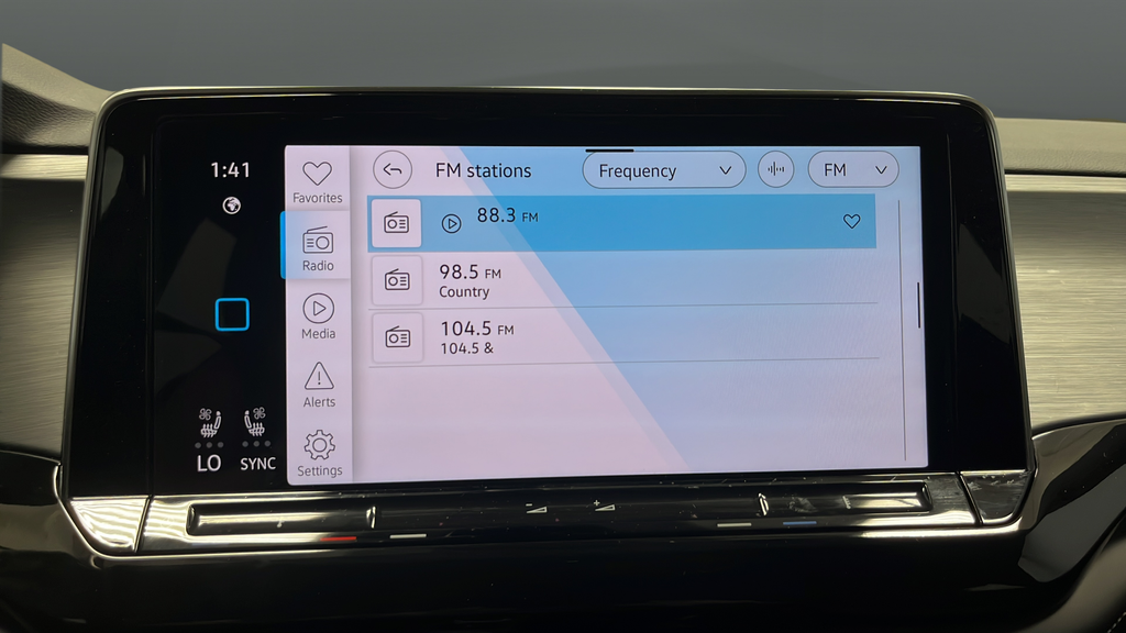 2024 Volkswagen Atlas Cross Sport 2.0T SE w/Technology