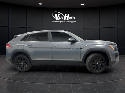 2024 Volkswagen Atlas Cross Sport 2.0T SE w/Technology