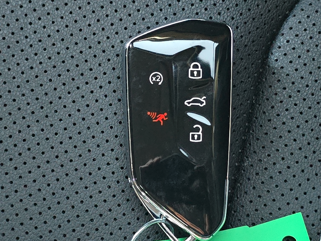 2026 Volkswagen Atlas SE w/Technology