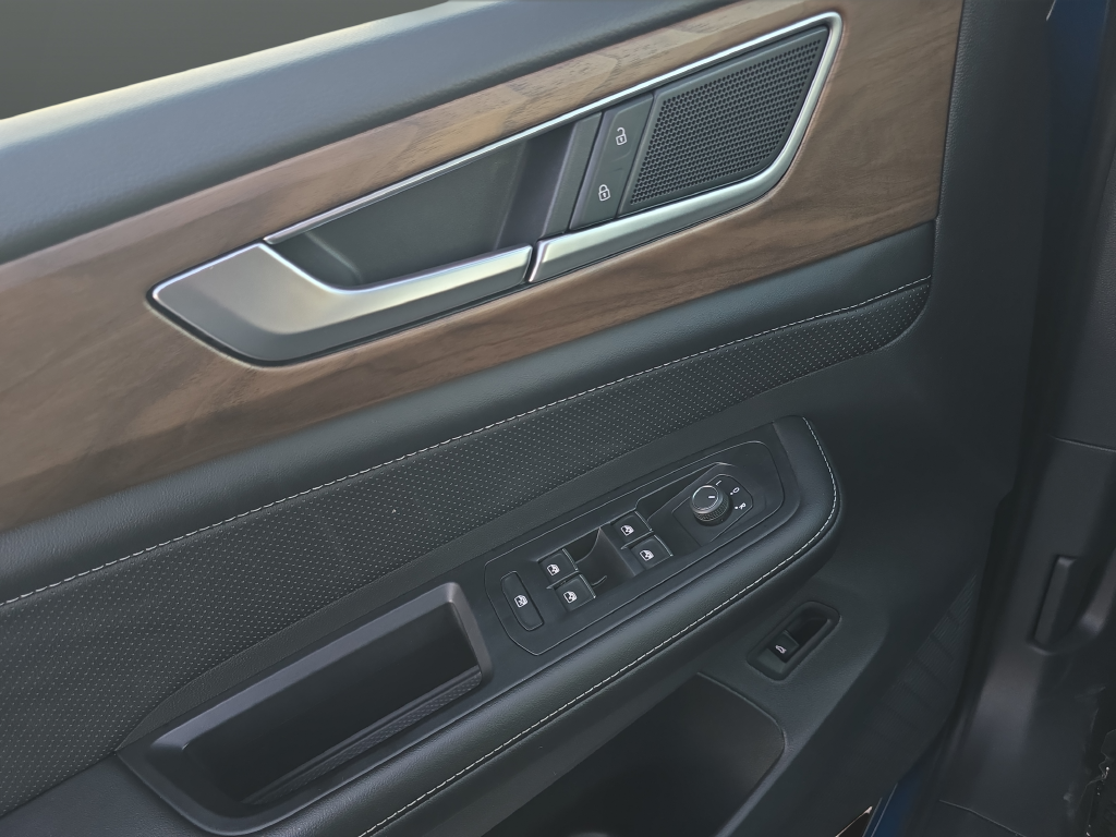 2026 Volkswagen Atlas SE w/Technology