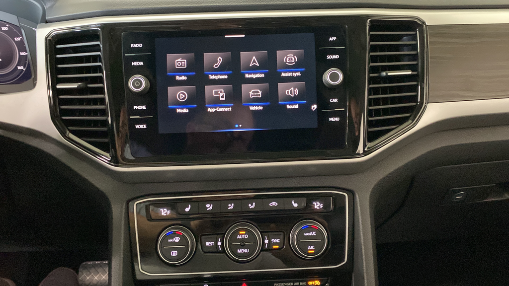 2022 Volkswagen Atlas 3.6L V6 SE w/Technology