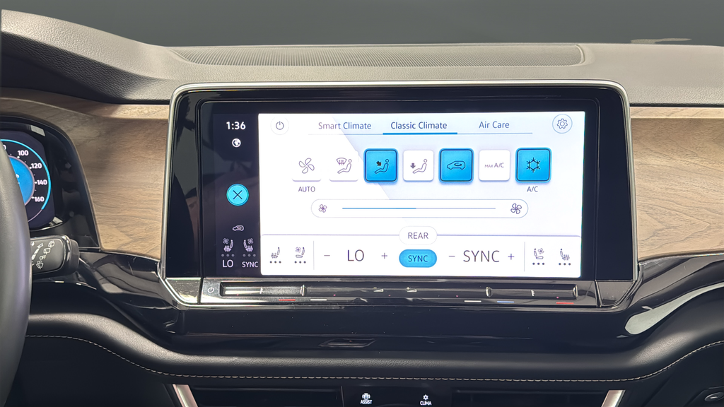 2024 Volkswagen Atlas 2.0T SE